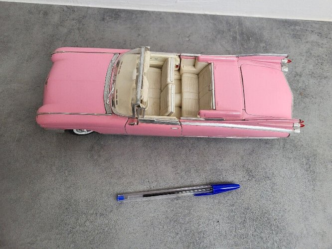 JOUET ANCIEN VOITURE MAISTO CADILLAC N9