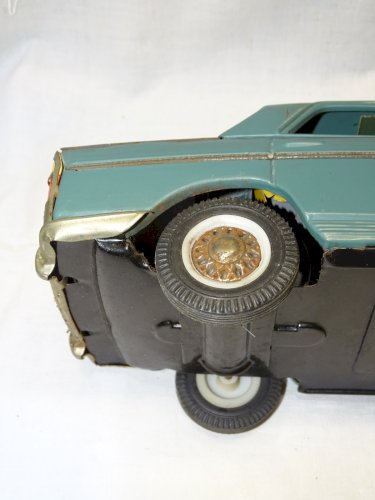 - JOUET ANCIEN VOITURE PEUGEOT 404  METAL JOUSTRA made in France  Longueur 30 cm