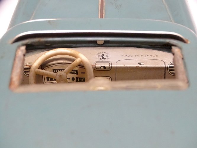 - JOUET ANCIEN VOITURE PEUGEOT 404  METAL JOUSTRA made in France  Longueur 30 cm