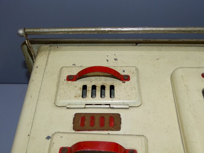-JOUET ANCIENNE CUISINERE TOLE PEINTE BIJOU LUXE JOUET TMF JUS de GRENIER   D