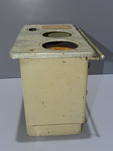-JOUET ANCIENNE CUISINERE TOLE PEINTE BIJOU LUXE JOUET TMF JUS de GRENIER   D