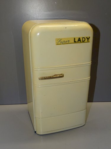 -JOUET VINTAGE REFRIGERATEUR SUPER LADY MADE IN ITALY  BOLOGNA COLLECTION déco D