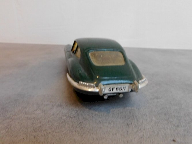 JOUET VOITURE MAJORETTE JAGUAR E 1/24 ème N°55
