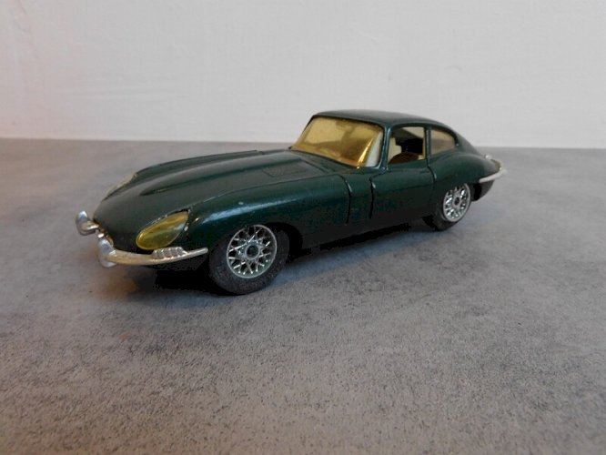 JOUET VOITURE MAJORETTE JAGUAR E 1/24 ème N°55