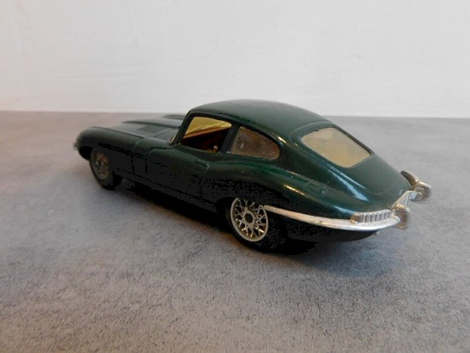 JOUET VOITURE MAJORETTE JAGUAR E 1/24 ème N°55