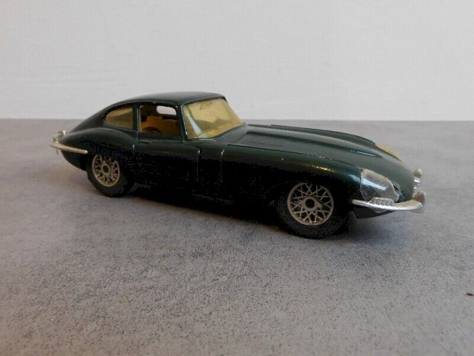 JOUET VOITURE MAJORETTE JAGUAR E 1/24 ème N°55