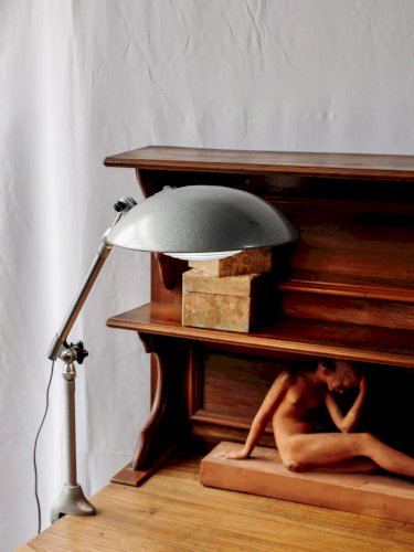 Julia, la grande lampe à accrocher industrielle N°689