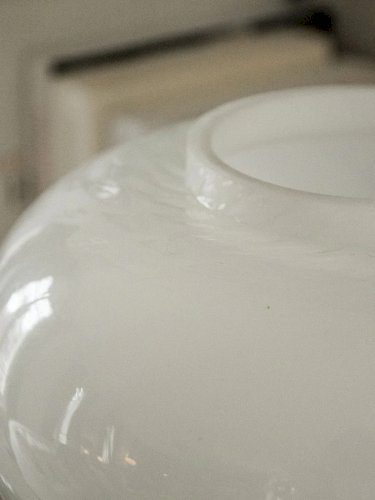 Julia, la grande lampe en verre opaque N°696