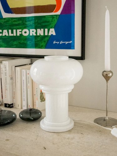 Julia, la grande lampe en verre opaque N°696