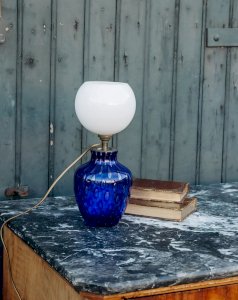 Julia, the blue and white table lamp No. 568