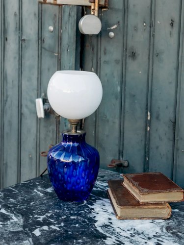 Julia, la lampe à poser bleue et blanche N°568