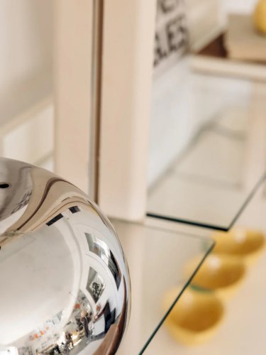 Julia, la lampe à poser en chrome N°354