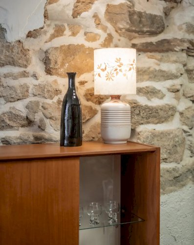 Julia, la lampe à poser en grès N°435