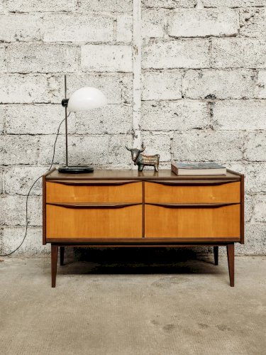 Julia, la lampe à poser en métal N°173