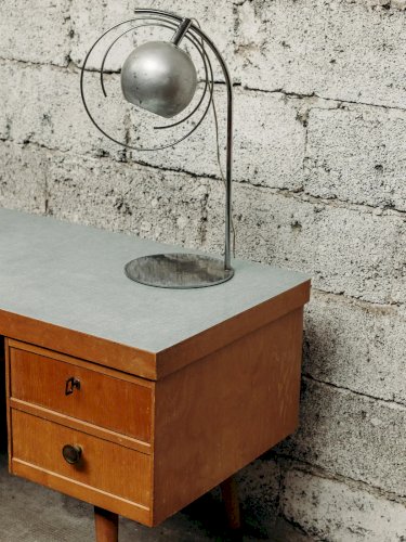 Julia, la lampe à poser en métal N°175