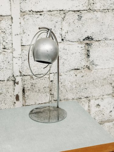 Julia, la lampe à poser en métal N°175