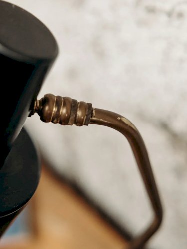 Julia, la lampe à poser en métal N°177