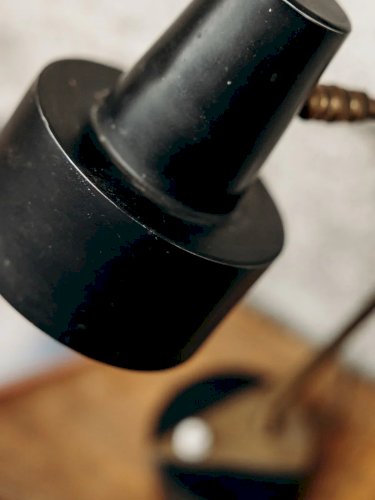 Julia, la lampe à poser en métal N°177