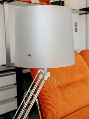 Julia, la lampe à poser en métal N°199