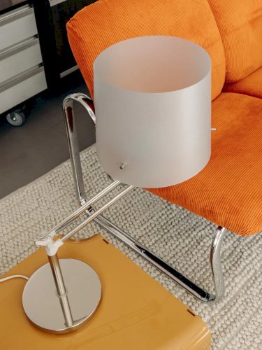 Julia, la lampe à poser en métal N°199