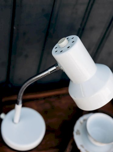 Julia, la lampe à poser en métal N°409