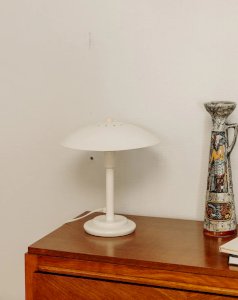 Julia, the metal table lamp No. 461