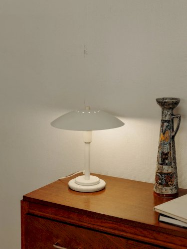 Julia, la lampe à poser en métal N°461