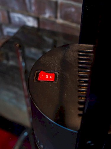 Julia, la lampe à poser en métal N°470