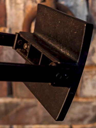 Julia, la lampe à poser en métal N°470