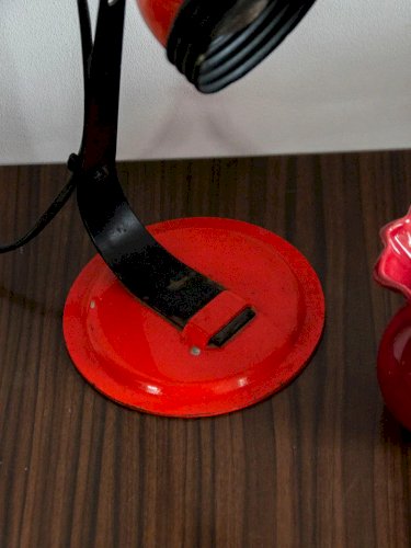 Julia, la lampe à poser en métal orange N°447