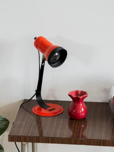 Julia, la lampe à poser en métal orange N°447