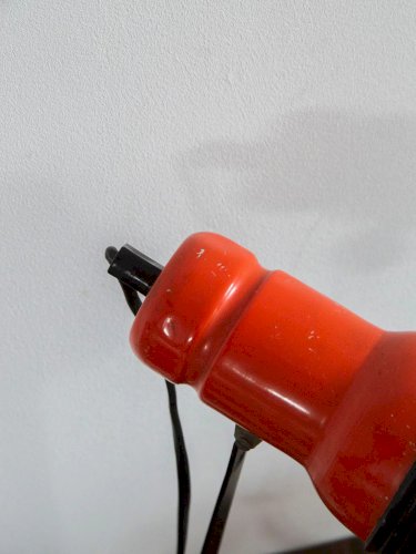 Julia, la lampe à poser en métal orange N°447