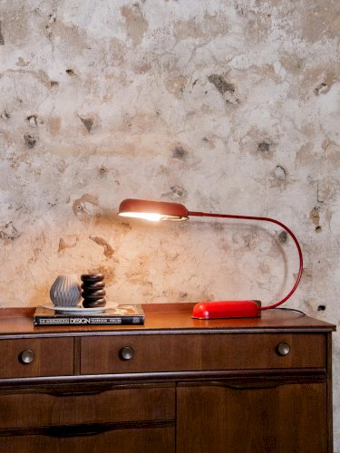 Julia, la lampe à poser en métal rouge N°378