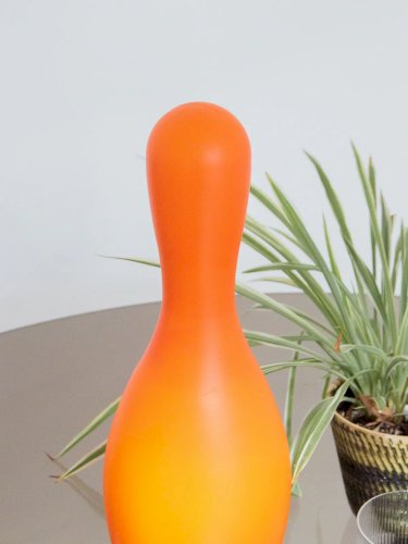 Julia, la lampe à poser en plastique N°211