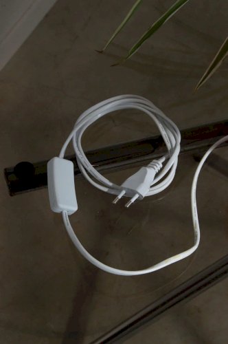 Julia, la lampe à poser en plastique N°211