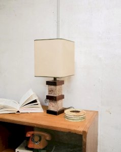 Julia, the travertine table lamp N°401