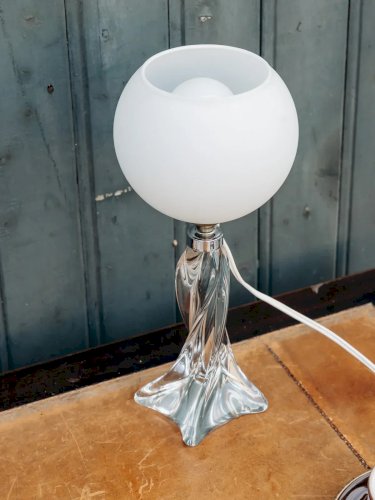 Julia, la lampe à poser en verre N°566