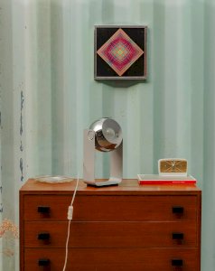 Julia, the metal eye ball table lamp No. 569