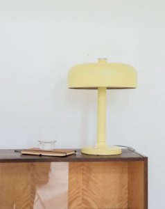 Julia, the yellow table lamp No. 209