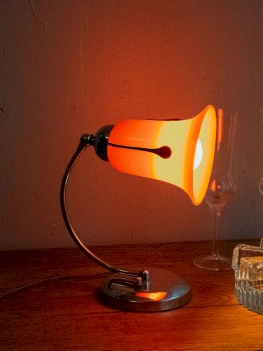 Julia, la lampe à poser orange en verre N°600