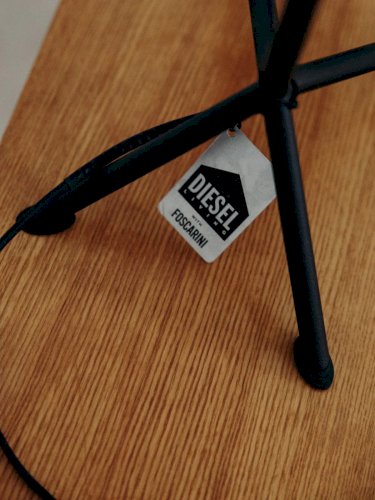 Julia, la lampe à poser Pett Nero N°60