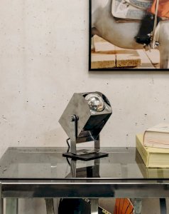 Julia, la lampe à poser projecteur N°430