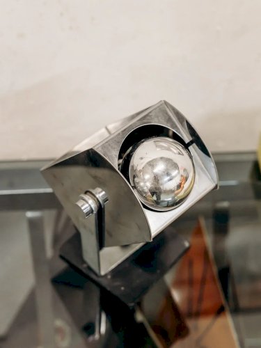 Julia, la lampe à poser projecteur N°430