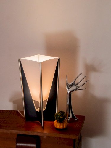 Julia, la lampe à poser STILE Knoll N°510