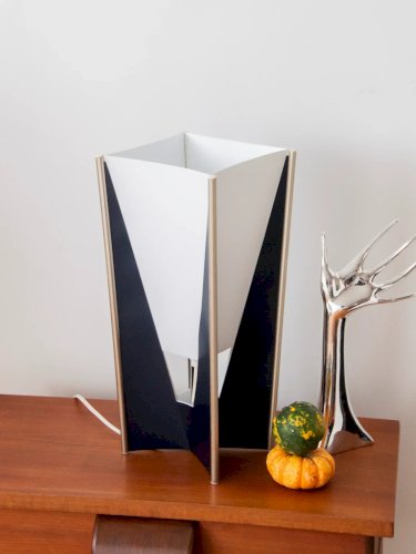 Julia, la lampe à poser STILE Knoll N°510