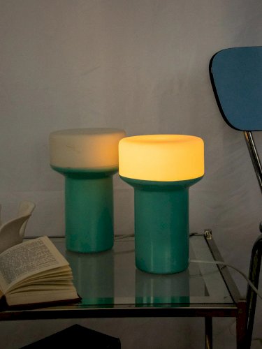 Julia, la lampe à poser vintage en métal N°645