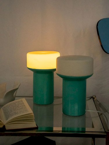 Julia, la lampe à poser vintage en métal N°645