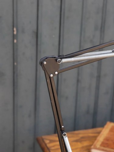 Julia, la lampe d'atelier en métal N°334