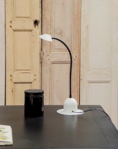 Julia, the desk lamp model No. 554