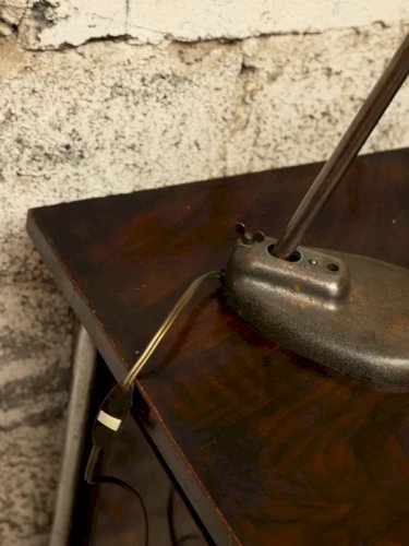 Julia, la lampe de bureau en métal N°339